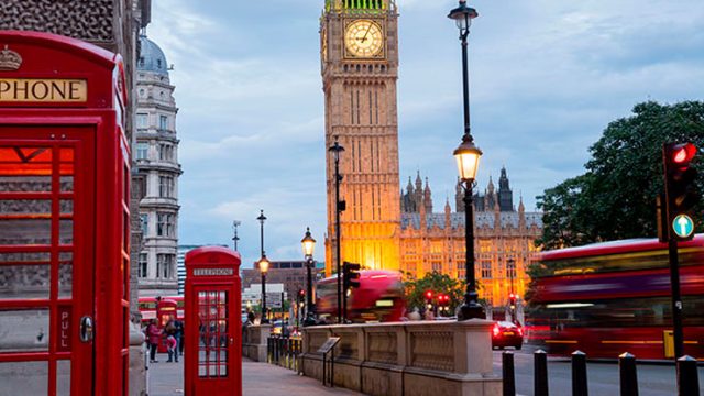 FOTO-DE-PERFIL-JULIO-VERNE-TOURS